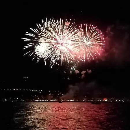 Quiete Di Montagna Sul Lago Di Iseo *