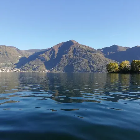 Quiete Di Montagna Sul Lago Di Iseo *