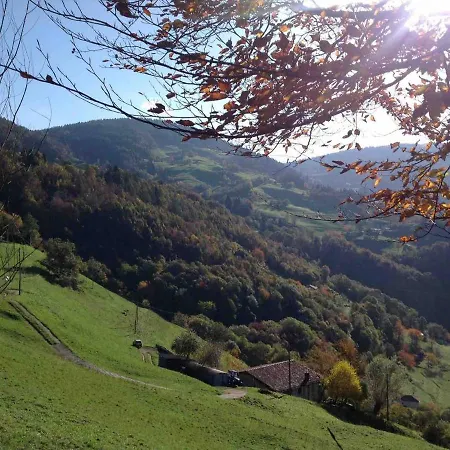 Quiete Di Montagna Sul Lago Di Iseo