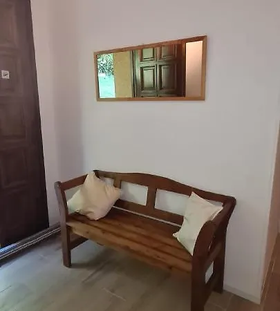 Quiete Di Montagna Sul Lago Di Iseo *