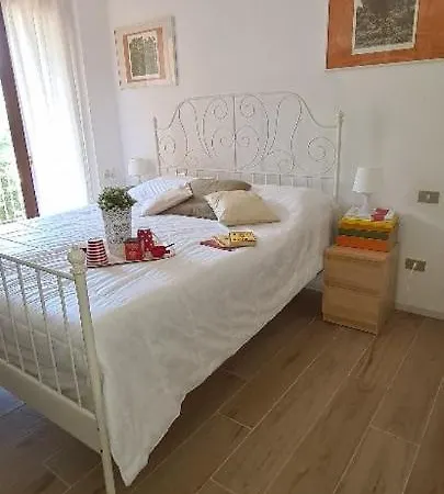 Quiete Di Montagna Sul Lago Di Iseo Pisogne